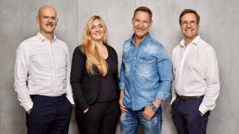 Grupppenbild: Prof. Dr. med. Daniel Dürschmied, Priv.-Doz. Dr. med. Kathrin Weidner, Christian Henze und Prof. Dr. med. Martin Halle